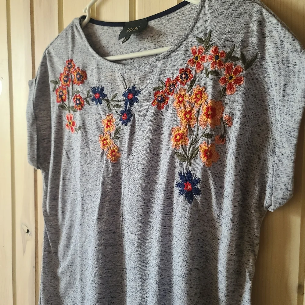 Embroidered Tee - Picture 2 of 4